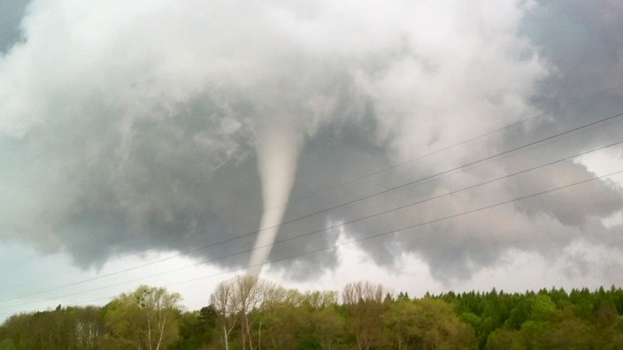 Tornado in Mecklenburg-Vorpommern | Bildquelle: Hein-Godehart Petschulat/dpa Tornado in Mecklenburg-Vorpommern
